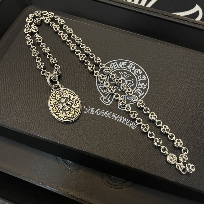 Ch*0me He**ts necklaces